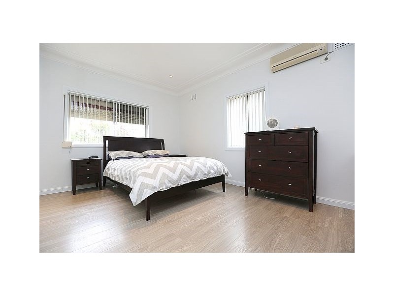 187 Henry Lawson Drive, Georges Hall NSW 2198