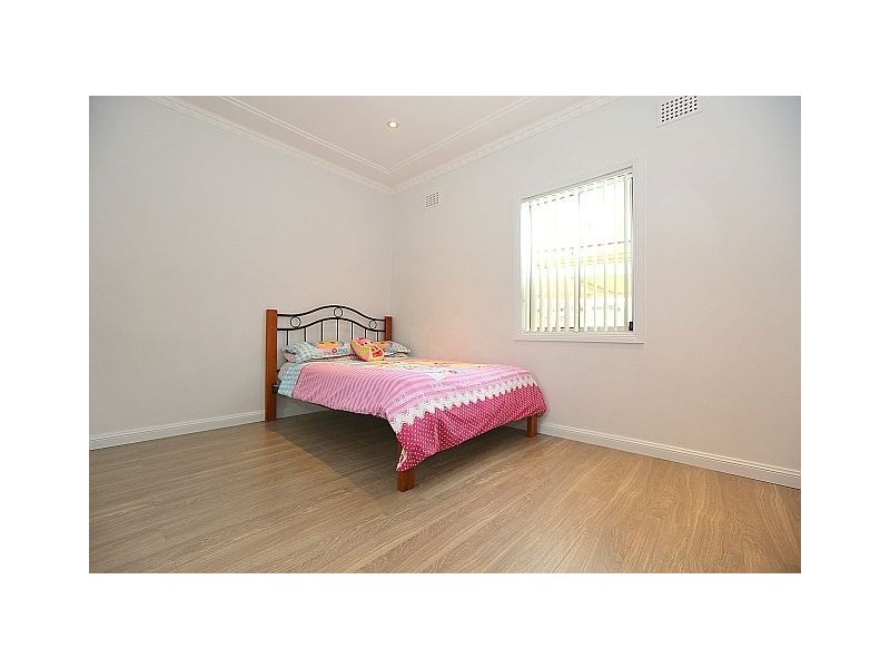 187 Henry Lawson Drive, Georges Hall NSW 2198