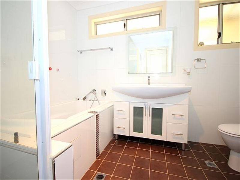 29 Caroline Crescent, Georges Hall NSW 2198