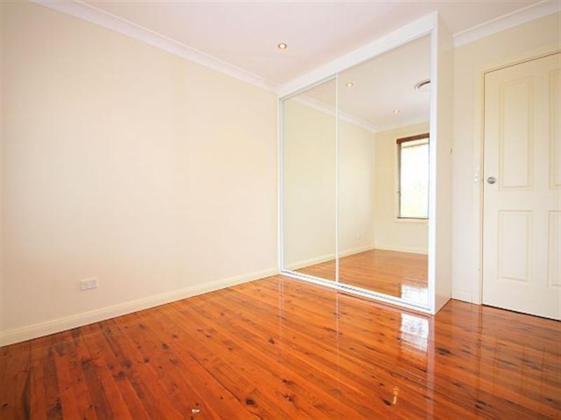 29 Caroline Crescent, Georges Hall NSW 2198