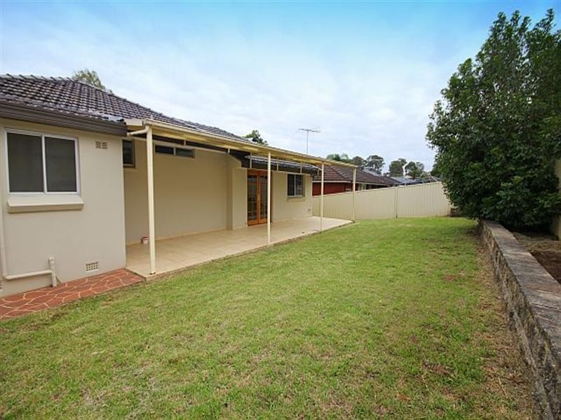 29 Caroline Crescent, Georges Hall NSW 2198