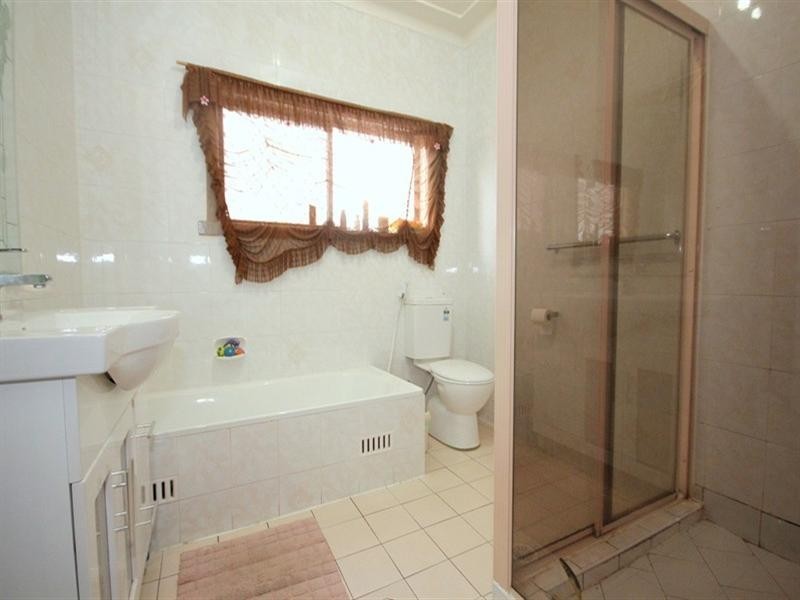 16 Leighdon Street, Bass Hill NSW 2197