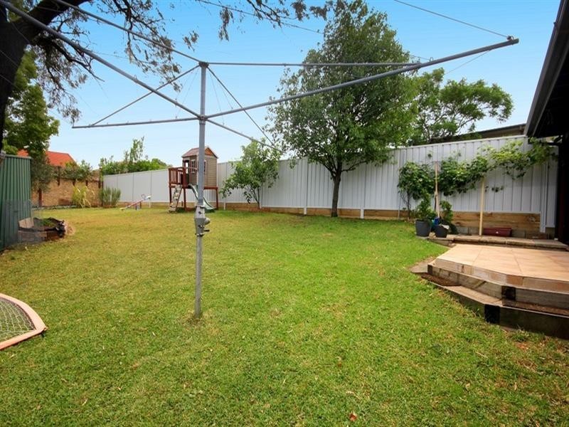 16 Leighdon Street, Bass Hill NSW 2197