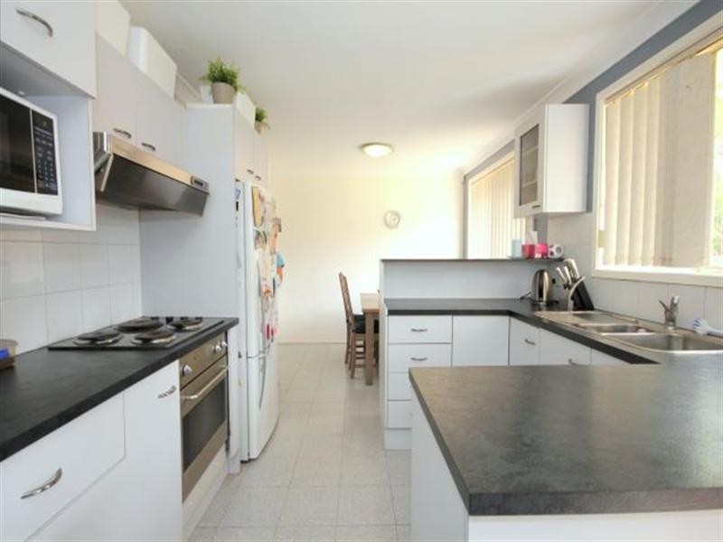 3 Lincoln Road, Georges Hall NSW 2198