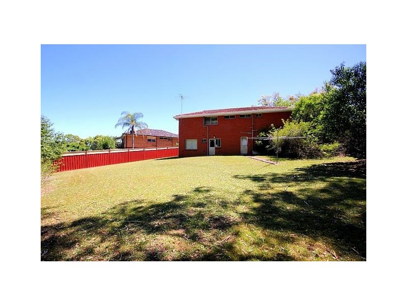 35 Saric Avenue, Georges Hall NSW 2198