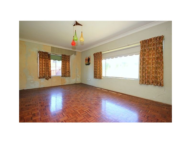 35 Saric Avenue, Georges Hall NSW 2198