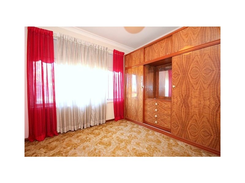 35 Saric Avenue, Georges Hall NSW 2198