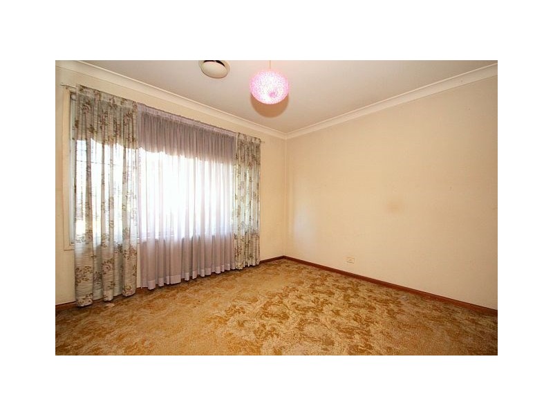 35 Saric Avenue, Georges Hall NSW 2198