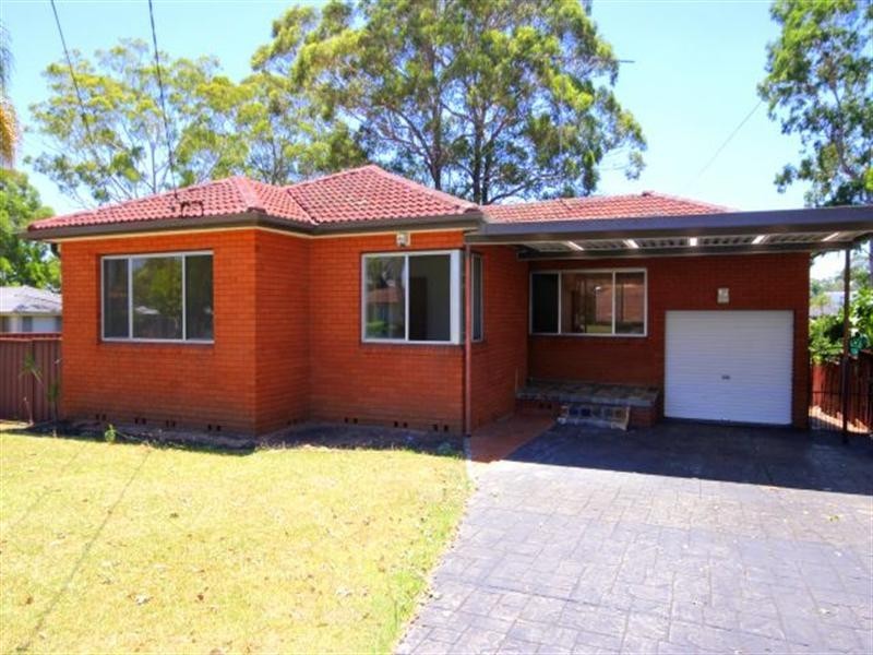 40 Amaroo Avenue, Georges Hall NSW 2198