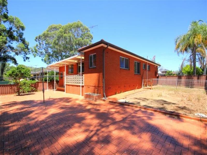 40 Amaroo Avenue, Georges Hall NSW 2198