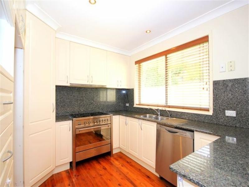 29 Caroline Crescent, Georges Hall NSW 2198