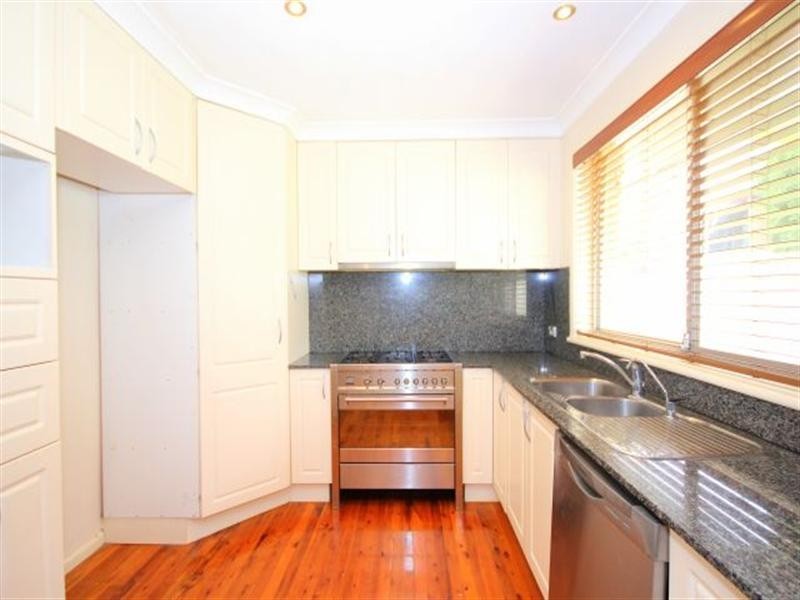 29 Caroline Crescent, Georges Hall NSW 2198