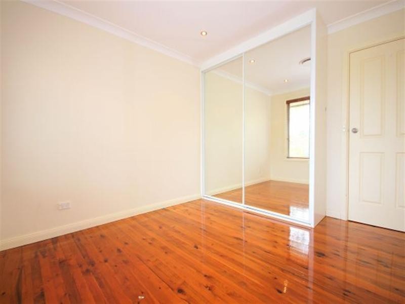 29 Caroline Crescent, Georges Hall NSW 2198