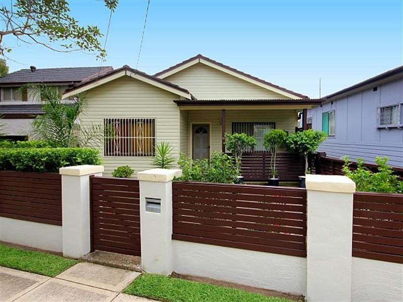 25 Urunga Parade, Punchbowl NSW 2196