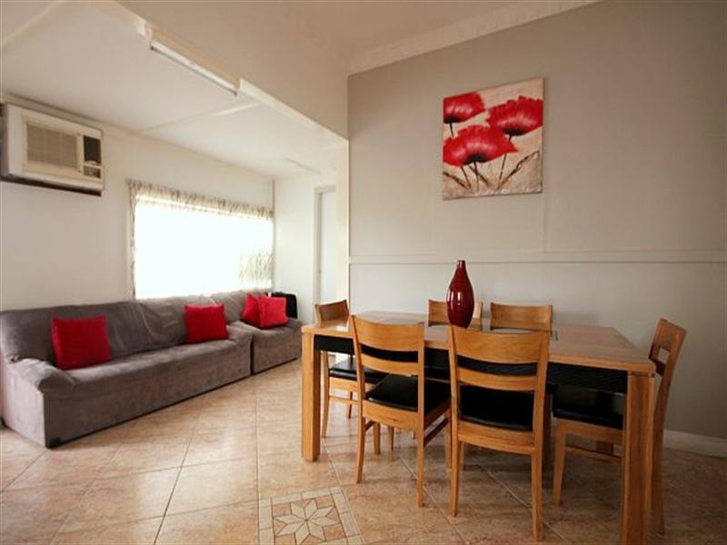 25 Urunga Parade, Punchbowl NSW 2196