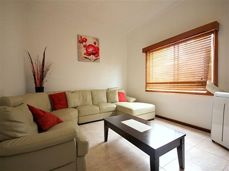 25 Urunga Parade, Punchbowl NSW 2196