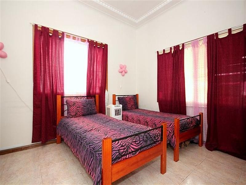 25 Urunga Parade, Punchbowl NSW 2196