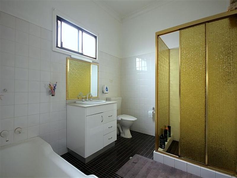 25 Urunga Parade, Punchbowl NSW 2196