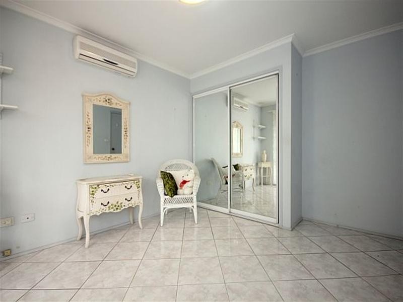 3 Silkyoak Grove, Greenacre NSW 2190