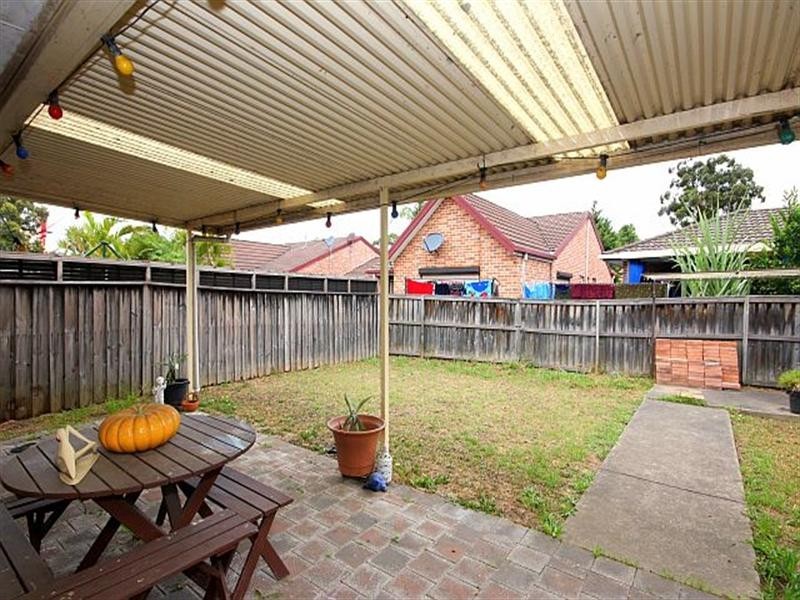 3 Silkyoak Grove, Greenacre NSW 2190