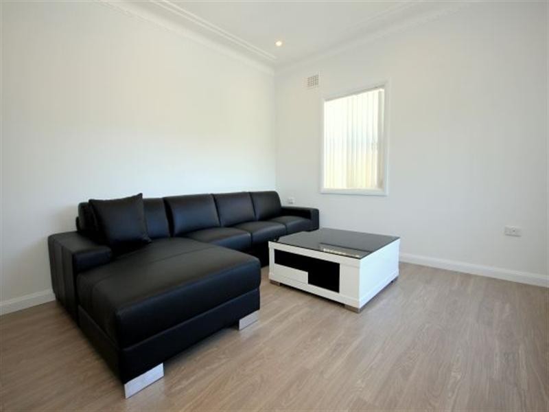 187 Henry Lawson Drive, Georges Hall NSW 2198