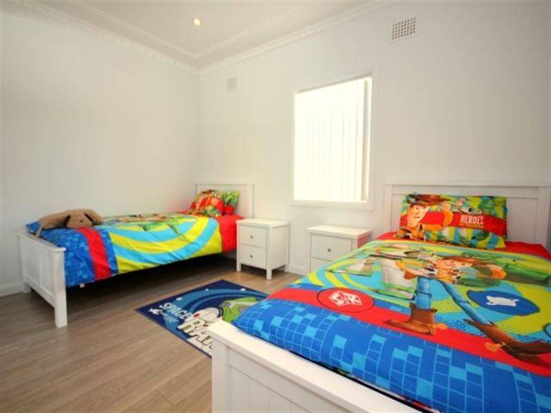 187 Henry Lawson Drive, Georges Hall NSW 2198