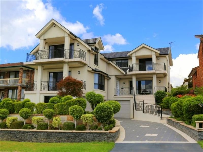 9 Kinsella Street, Illawong NSW 2234