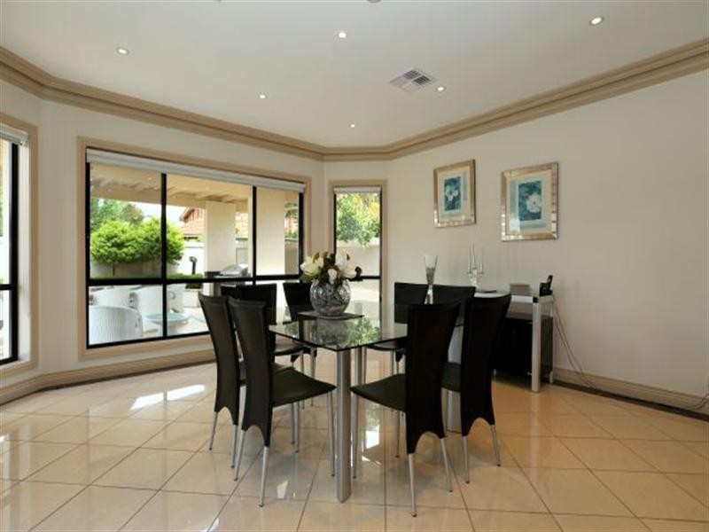 9 Kinsella Street, Illawong NSW 2234