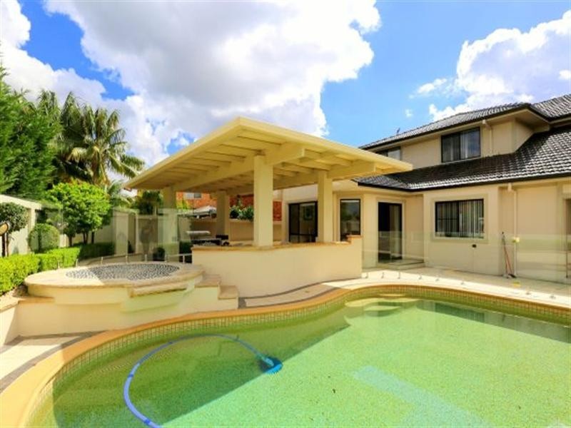 9 Kinsella Street, Illawong NSW 2234