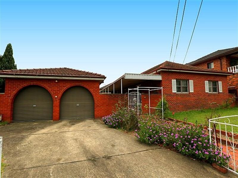 16 Flinders Road, Georges Hall NSW 2198