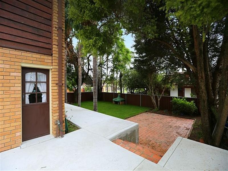 4 Athel Street, Georges Hall NSW 2198