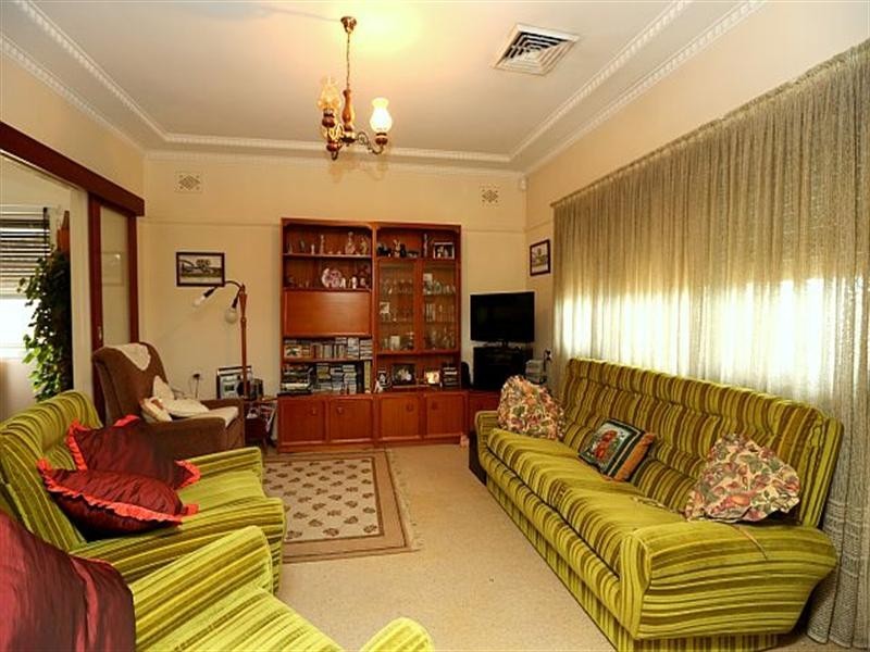 254 Roberts Road, Greenacre NSW 2190