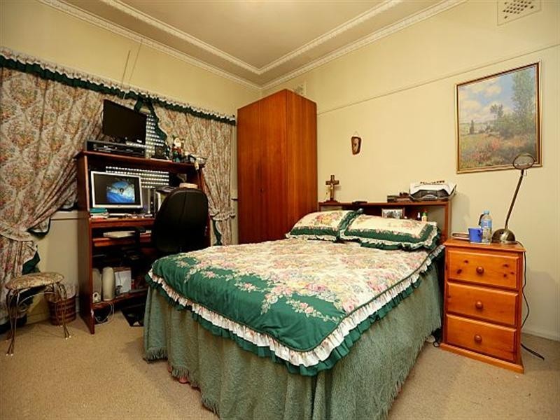 254 Roberts Road, Greenacre NSW 2190