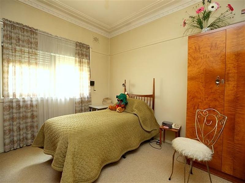 254 Roberts Road, Greenacre NSW 2190