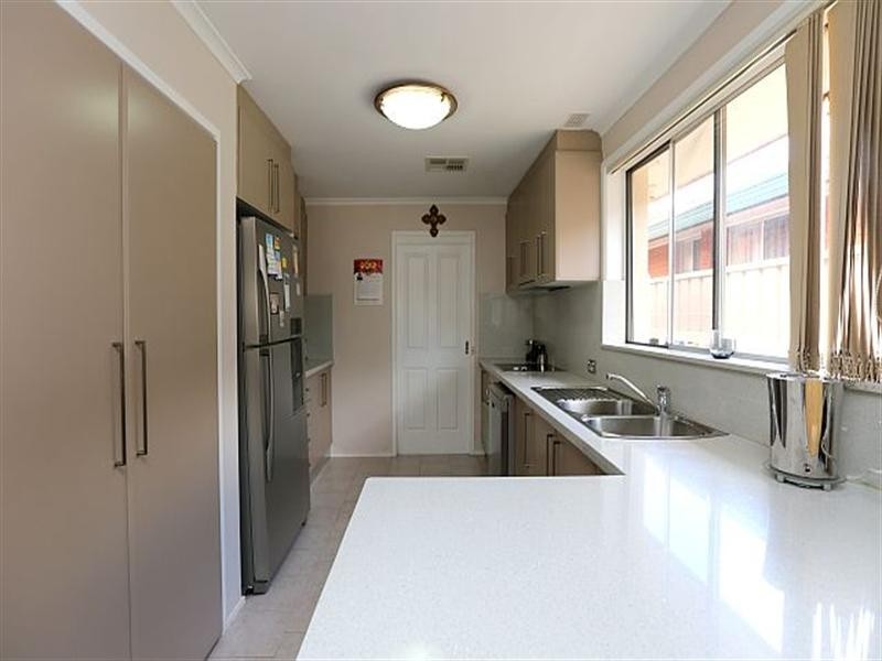 32 Caroline Crescent, Georges Hall NSW 2198