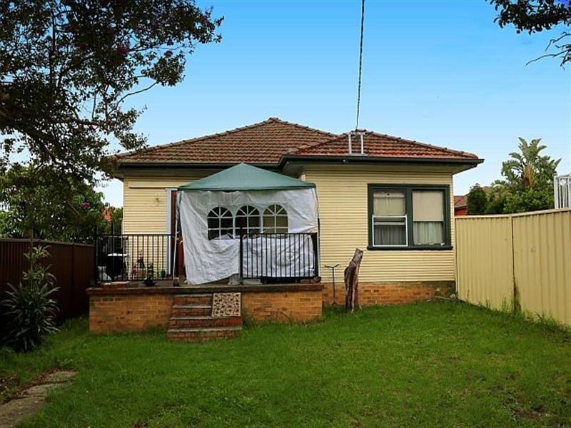74 Chapel Street, Belmore NSW 2192