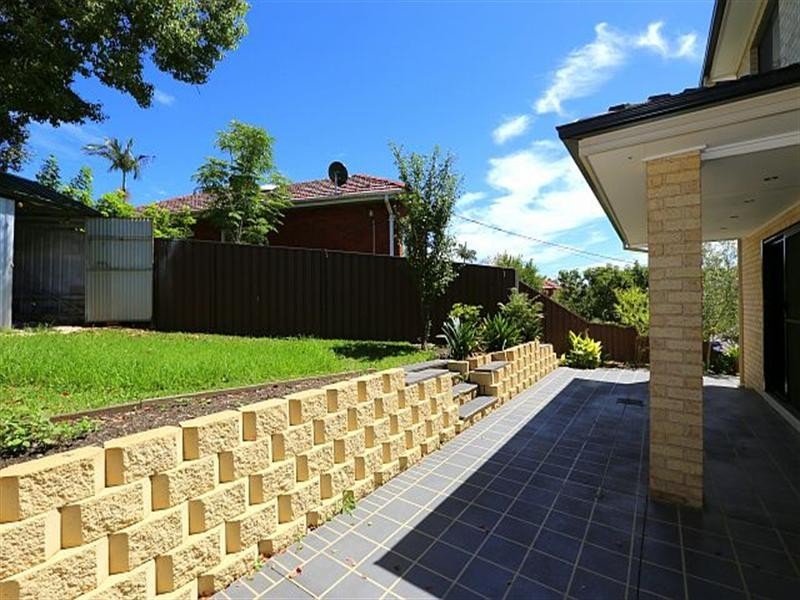 6 Tewinga Road, Birrong NSW 2143