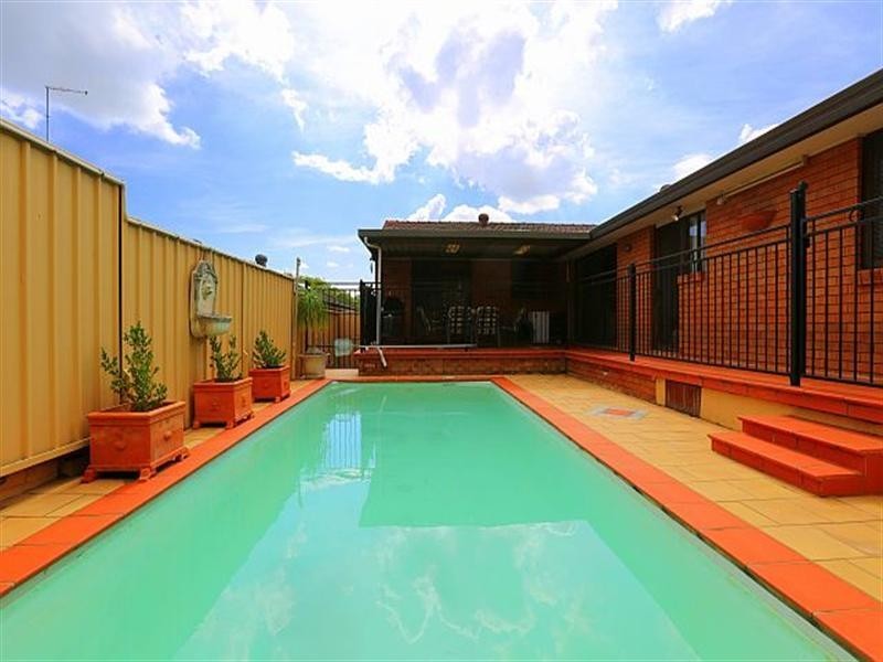 22 Jacaranda Drive, Georges Hall NSW 2198