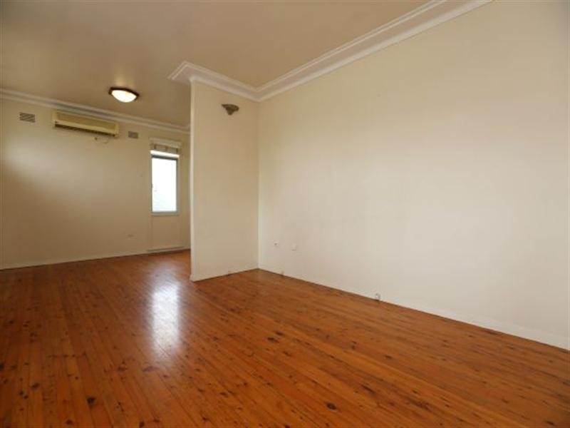 29 Endeavour Road, Georges Hall NSW 2198