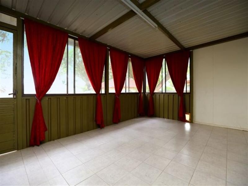 29 Endeavour Road, Georges Hall NSW 2198