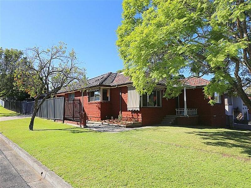 1 Whitemore Avenue, Georges Hall NSW 2198