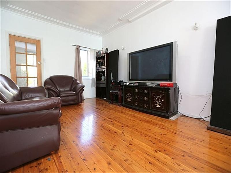 9 The Crescent, Yagoona NSW 2199