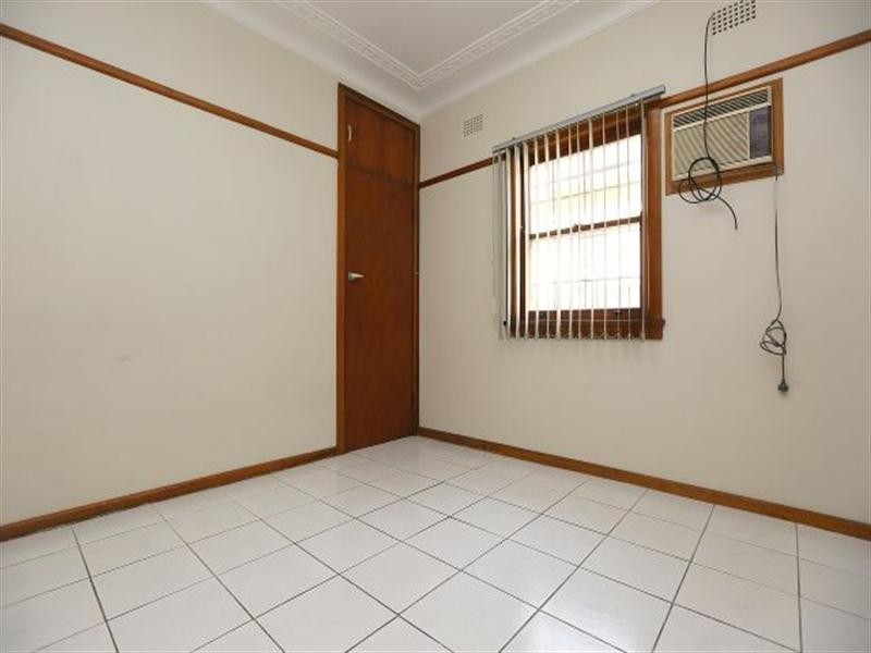 8 Edgar Street, Condell Park NSW 2200