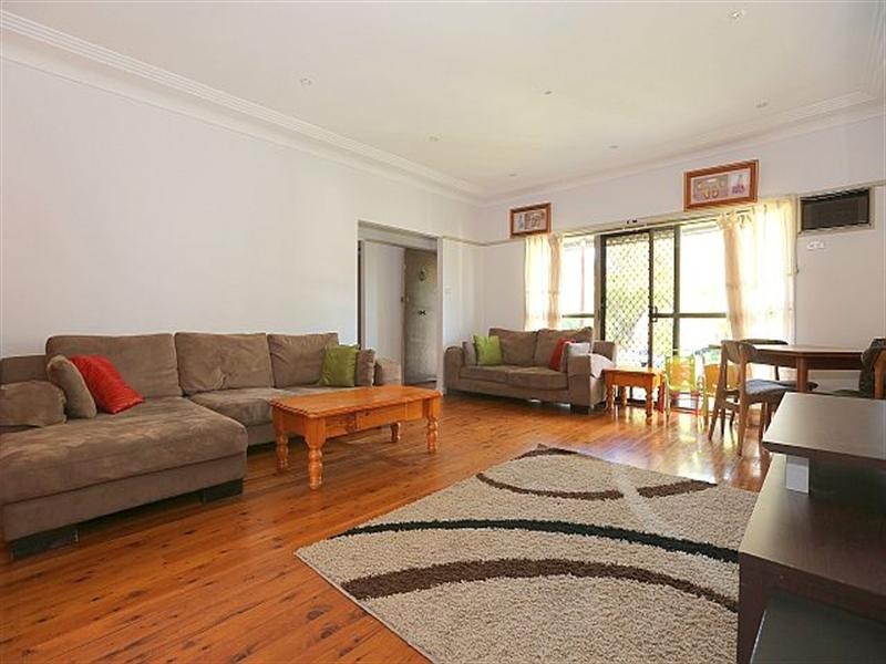 5 Moss Street, Chester Hill NSW 2162