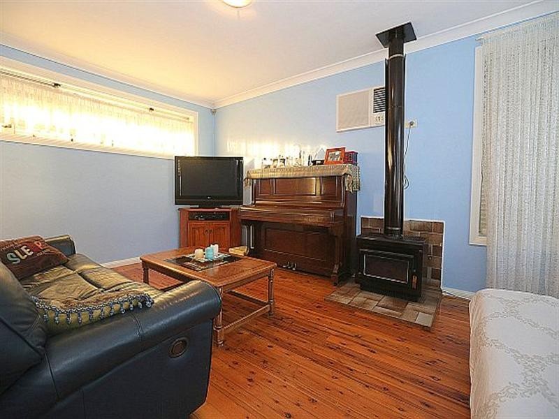 128 Rex Road, Georges Hall NSW 2198