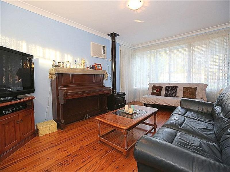 128 Rex Road, Georges Hall NSW 2198