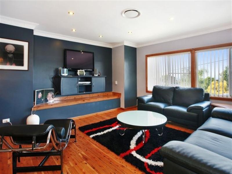 8 Mitchell Street, Condell Park NSW 2200