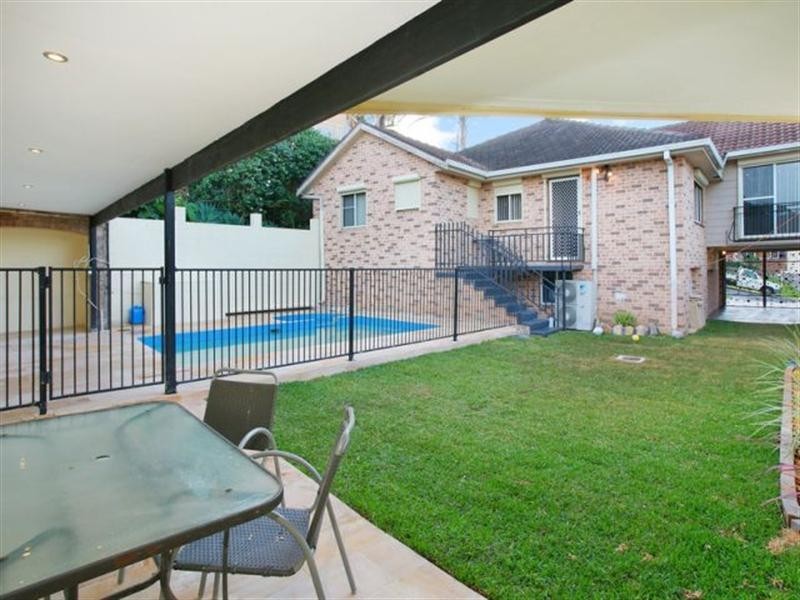 8 Mitchell Street, Condell Park NSW 2200