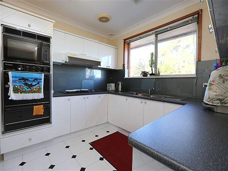 1 Arana Close, Georges Hall NSW 2198