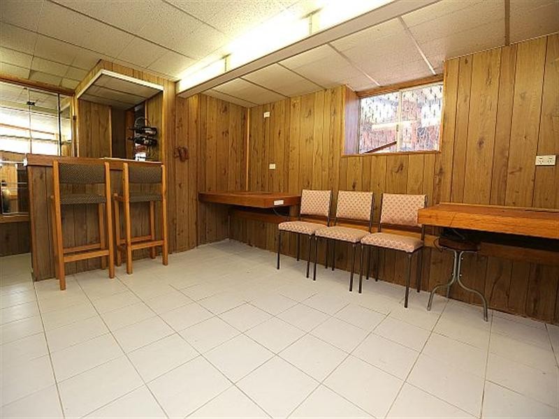 1 Arana Close, Georges Hall NSW 2198